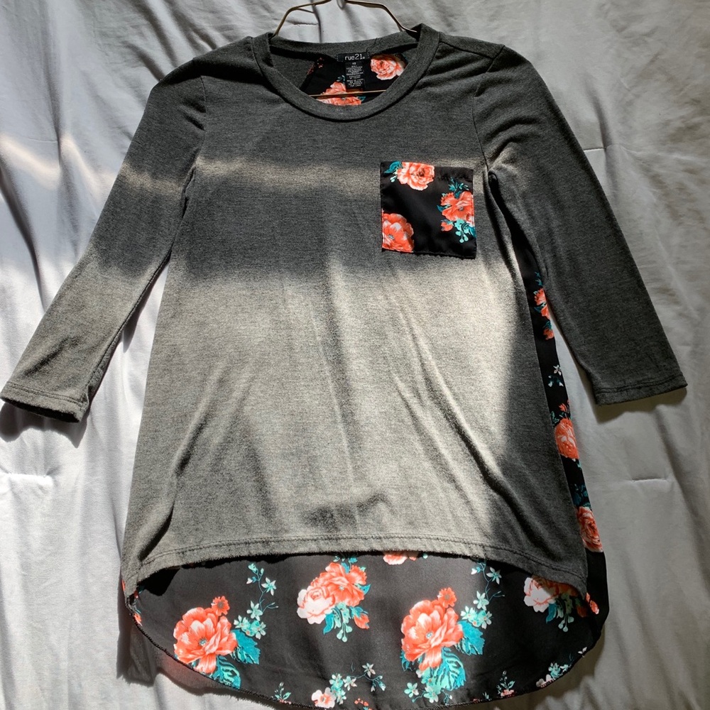 NWOT Flower Blouse
